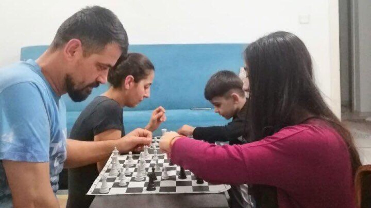 “Evde kal satranç oyna” etkinliği yapıldı