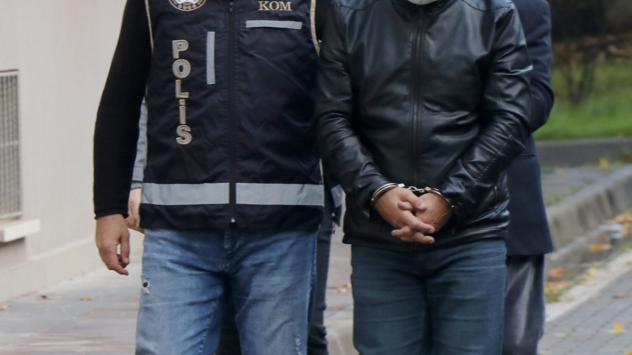 Muğla'da "ihaleye fesat karıştırdıkları" iddiasıyla göz altına alınan 14 kişiden biri tutuklandı