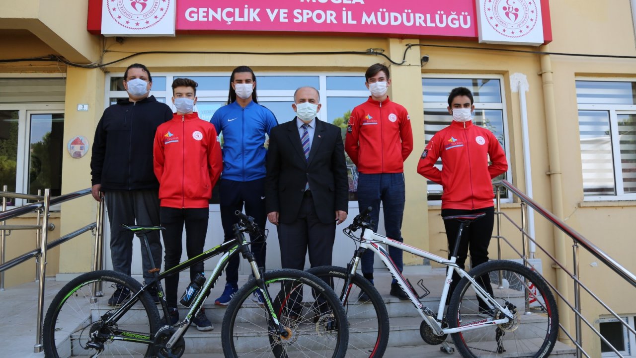 Muğlalı bisikletçiler Türkiye Şampiyonasına gitti