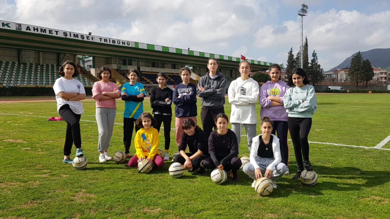 Muğla’yı kadın futbol liginde temsil edecekler