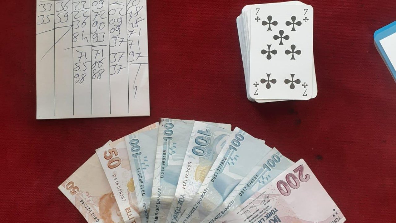 Kumar oynayan ve tedbirleri ihlal eden 10 kişiye 40 bin lira ceza