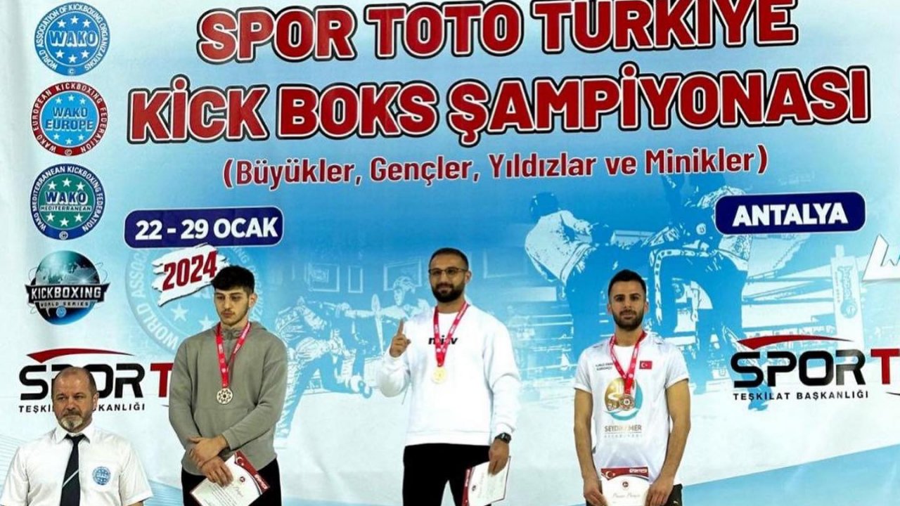  Seydikemerli Yunus Emre Türkiye 3.'sü oldu