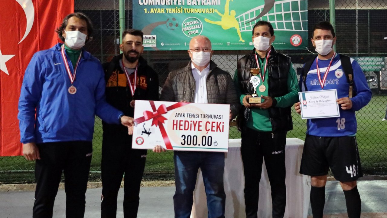 Ayak Tenisi Turnuvası’nda Ödüller Sahiplerini Buldu