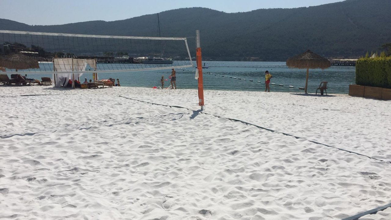 Sahile "beyaz kum" değil mermer tozu döküldüğü iddia edildi