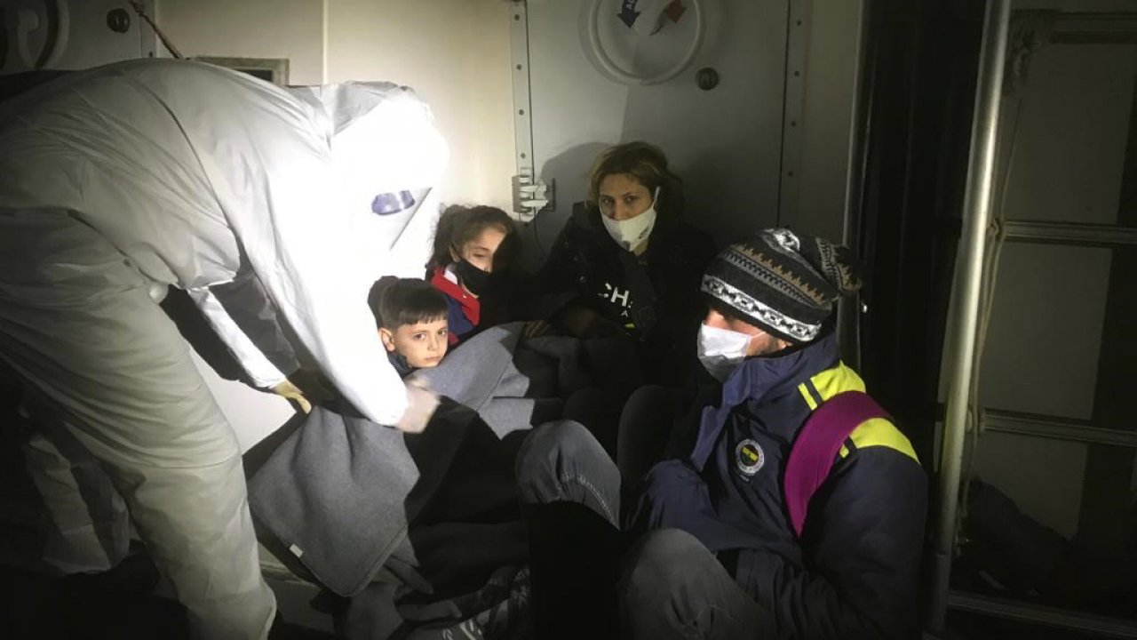 Marmaris'te mahsur kalan 5 sığınmacı kurtarıldı