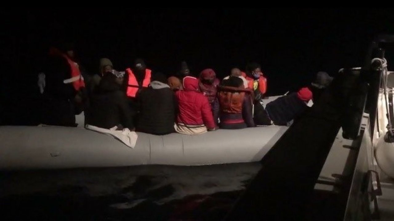 Muğla açıklarında mahsur kalan 19 sığınmacı kurtarıldı