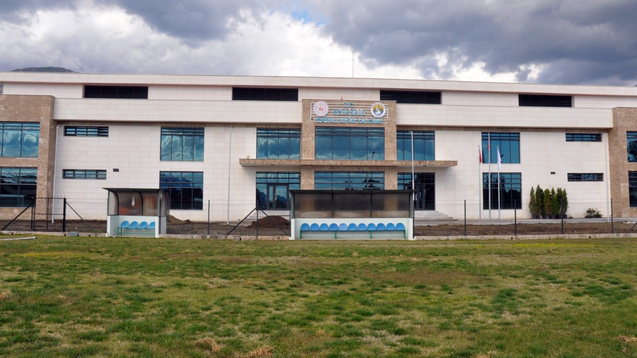 Köyceğiz'e bin kişilik yeni spor salonu