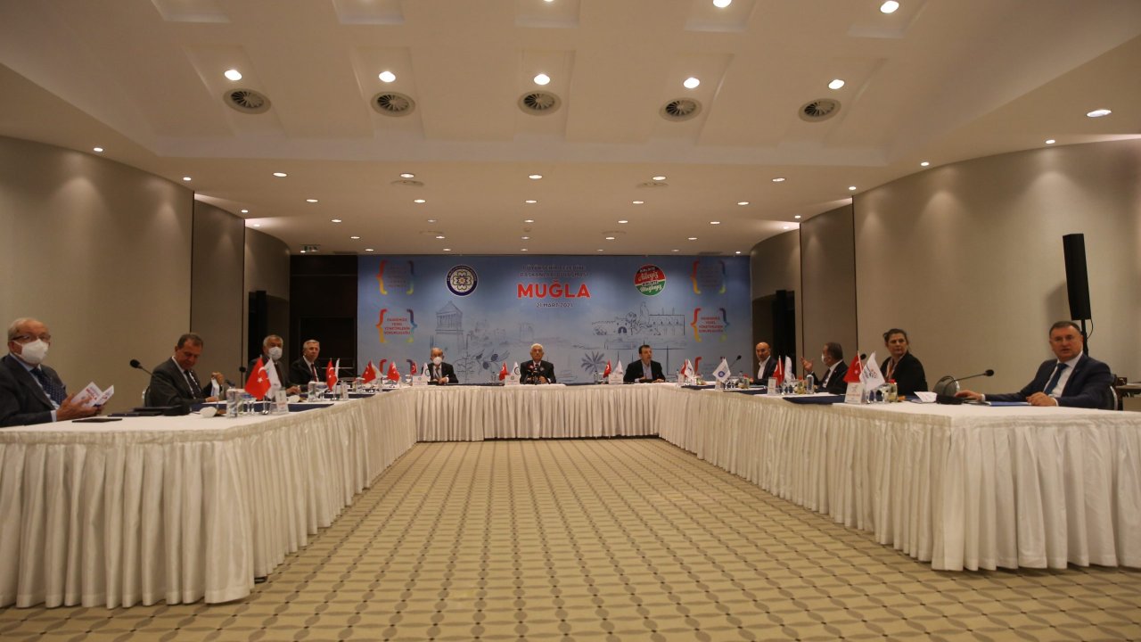 CHP'li büyükşehir belediye başkanları Muğla'da toplandı
