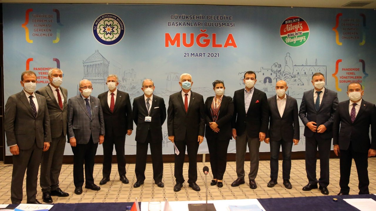 CHP'li büyükşehir belediye başkanları toplantısı sona erdi
