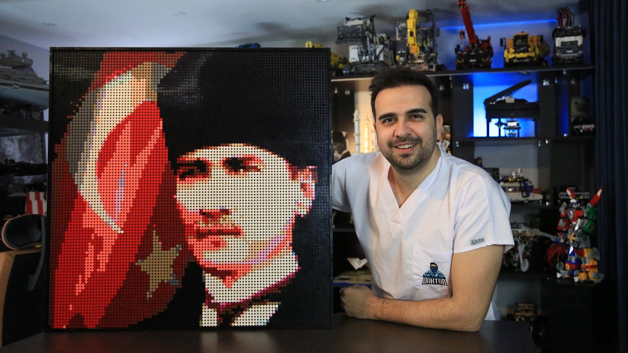 9 bin 600 parçalık legodan Atatürk portresi yaptı