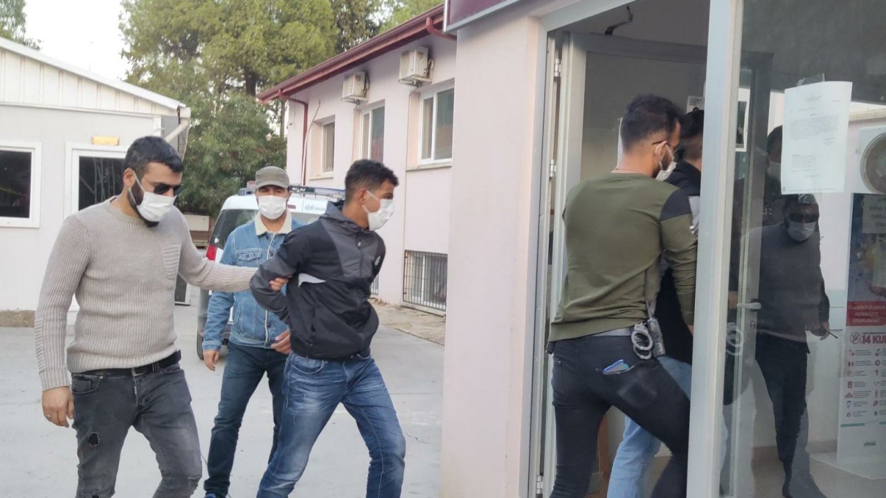 Askerin beylik tabancasını çaldıkları iddia edilen iki zanlı İzmir'de yakalandı