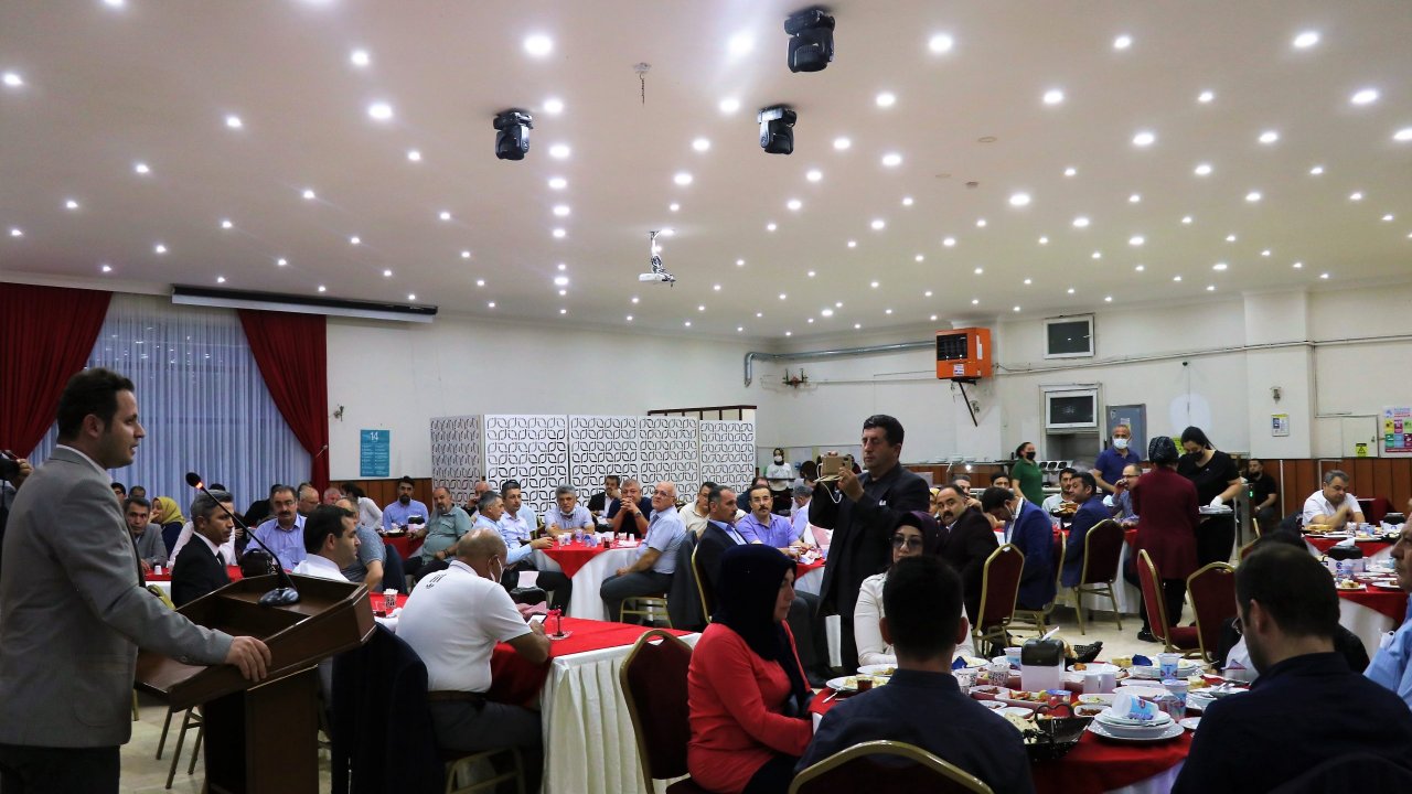 Milli Eğitim Müdürü Emre Çay, Burdur'da meslektaşlarıyla veda yemeğinde buluştu