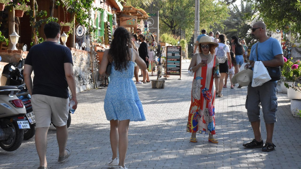 Datça, bayramda nüfusunun dört katı turist ağırlıyor