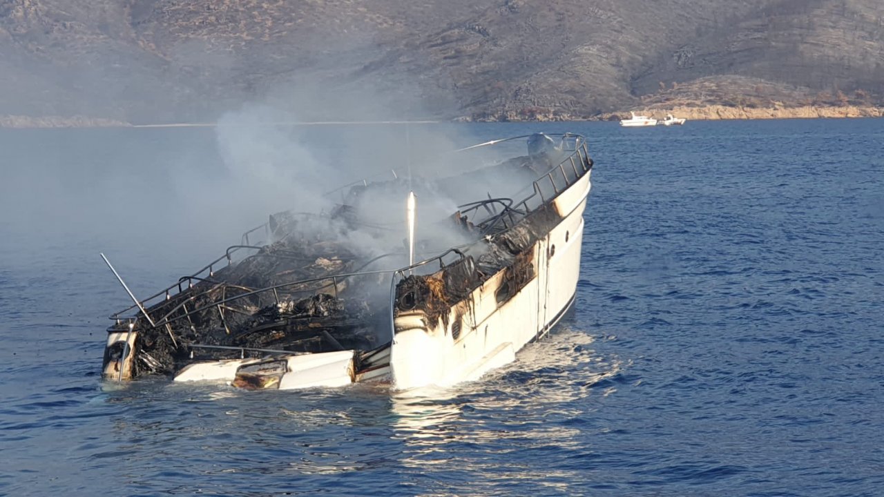 Teknede yangın çıktı