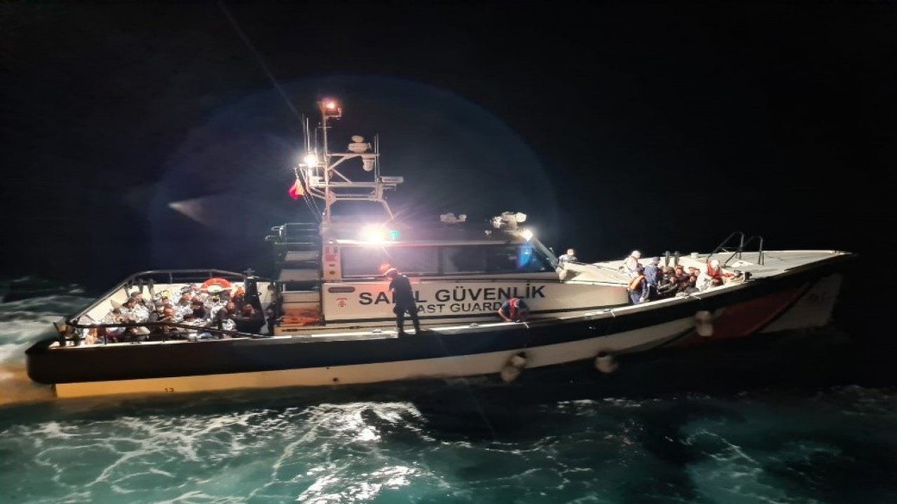 lastik bottaki 35 düzensiz göçmen kurtarıldı