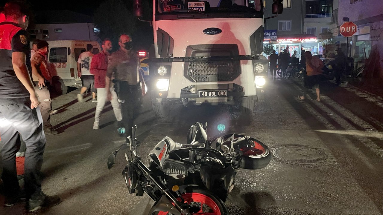 Çöp kamyonuyla çarpışan motosikletin sürücüsü öldü
