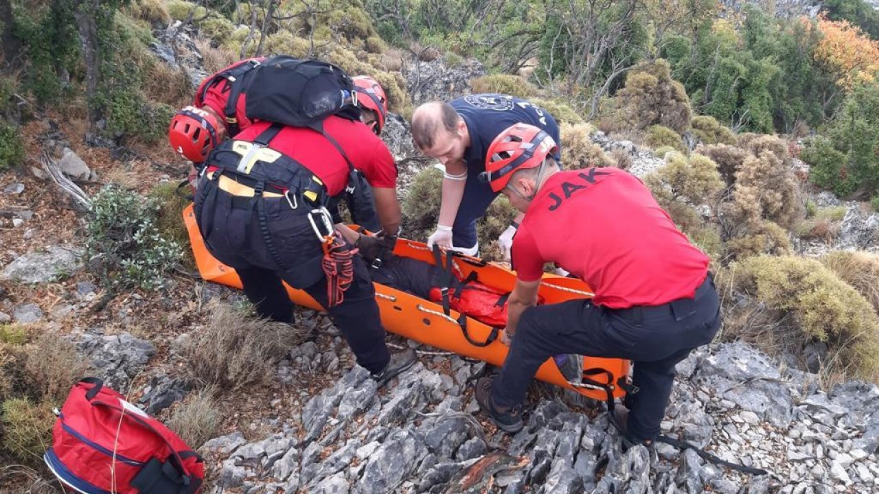 Kayalık alana düşen Rus yamaç paraşütü pilotu kurtarıldı