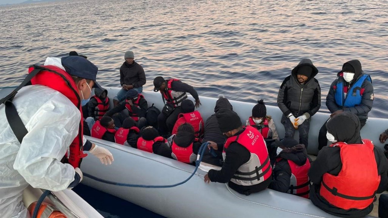 25 düzensiz göçmen kurtarıldı