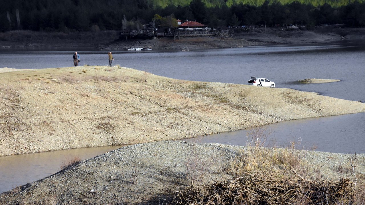 Ula Göleti'nde yağış azlığı su seviyesini düşürdü