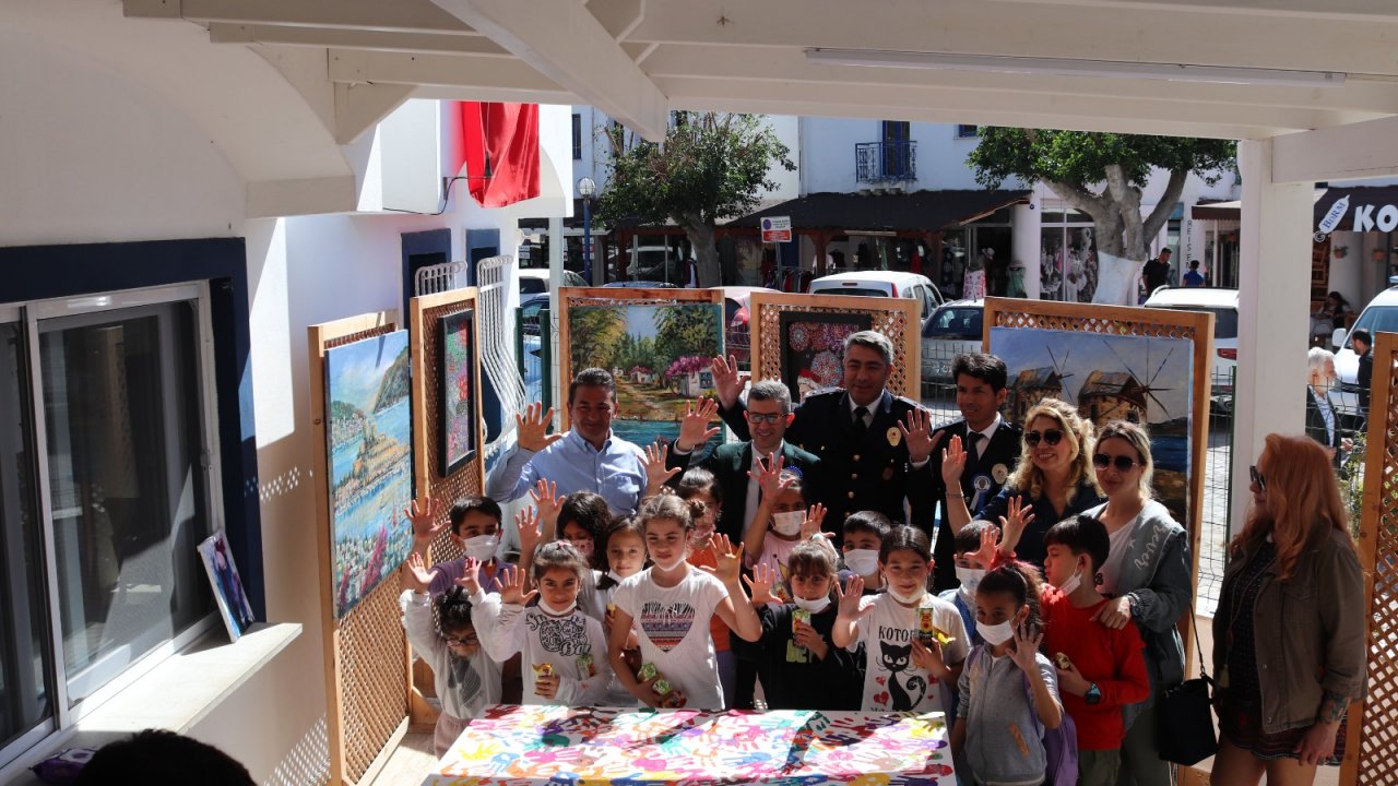 Bodrum'da "Karakolda Sanat Var" resim sergisi açıldı