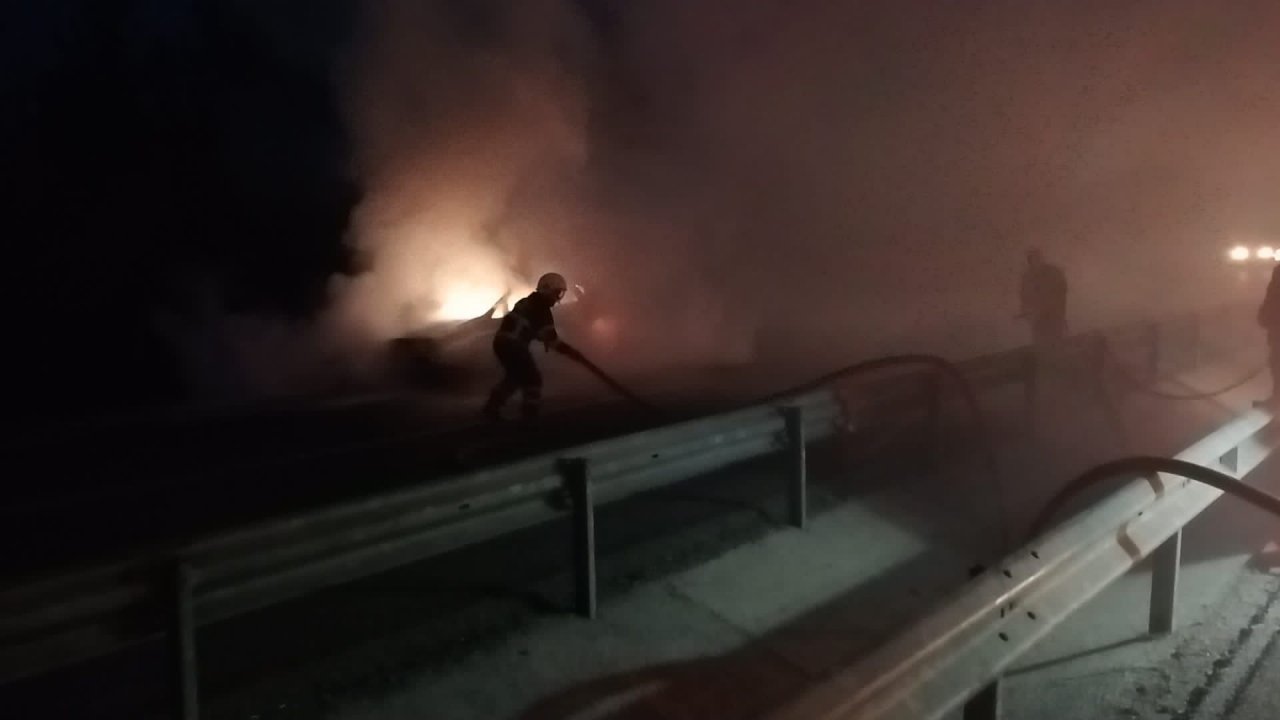 Menteşe ilçesinde seyir halindeki otomobilde çıkan yangın, itfaiye ekiplerince söndürüldü.